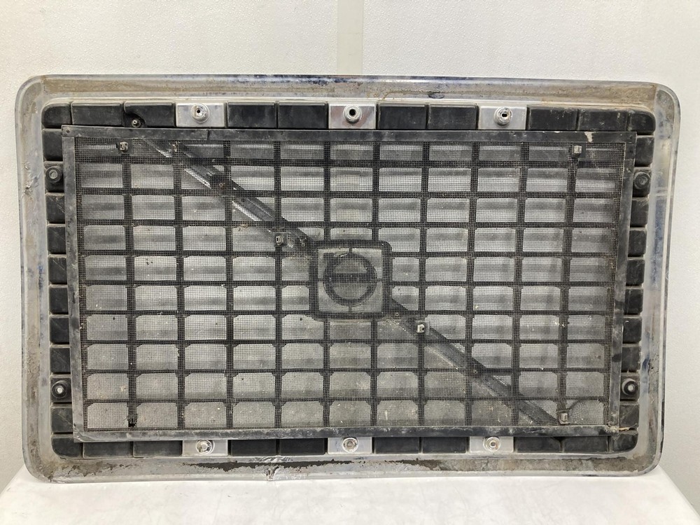 2003-2017 Volvo VNL Grille - Used