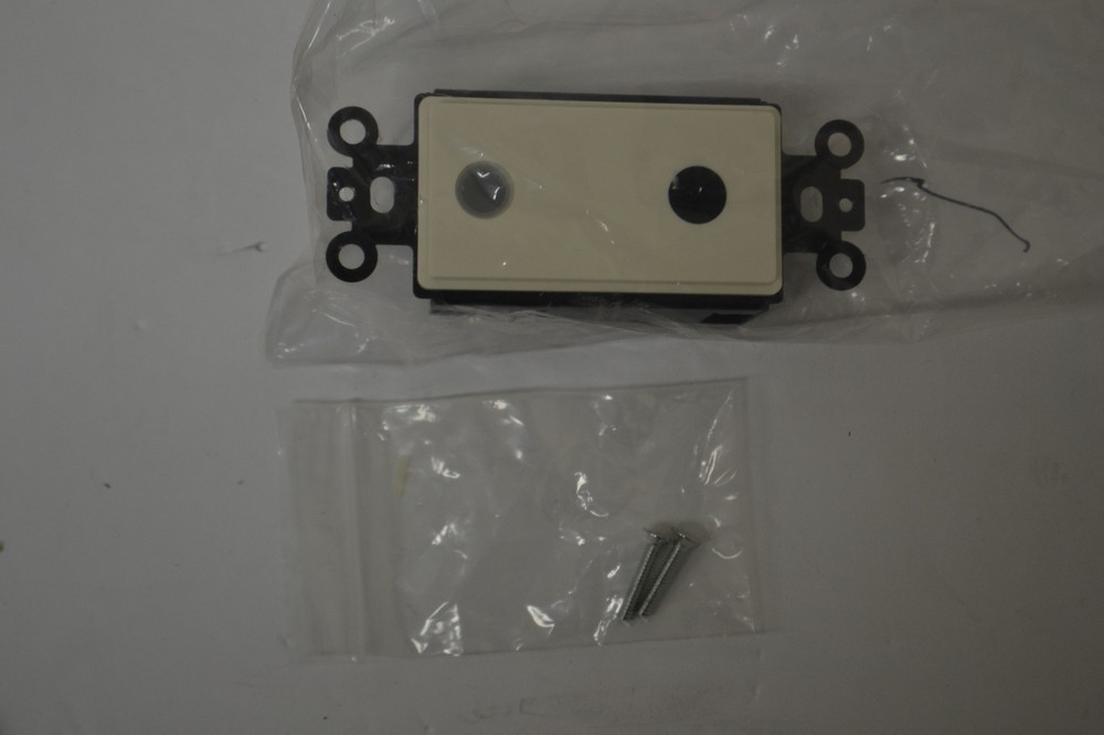Xantech 78095 Plasma-friendly J-box Receiver, WHITE
