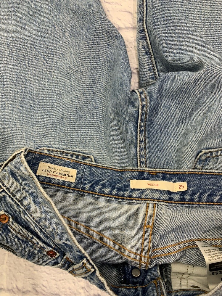 Levis Wedgie Jeans High Rise 25