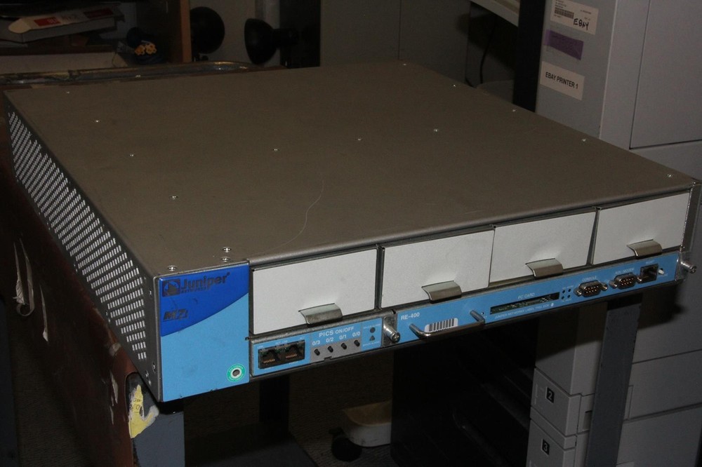 JUNIPER M7i Router with RE-400 + FEB-C