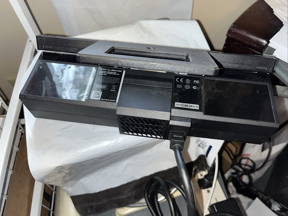 Microsoft Kinect Model 1520 Black Xbox One Wired Motion Sensor Not Tested