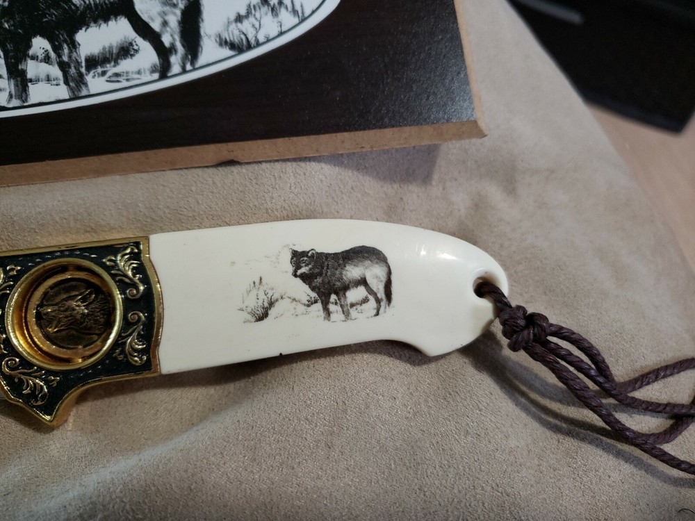 COLLECTOR WOLF KNIFE