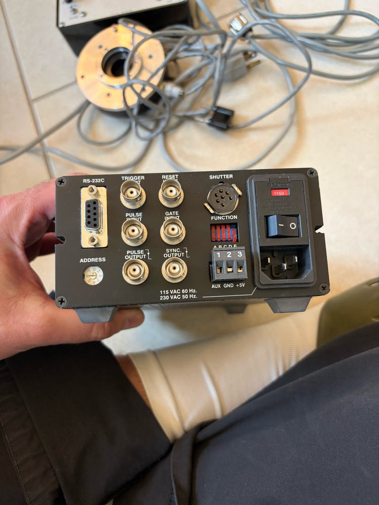 Uniblitz Optical Shutter System w/ VMM-T1 Driver Timer + Model 100-2B Controller