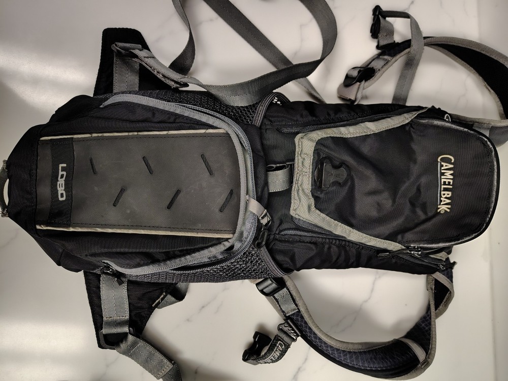 Camelbak LOBO Hydration Pack Daypack With Bladder. Hiking, Camping, Running