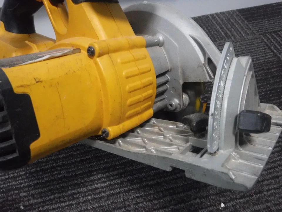 Dewalt 28V 6 1/2” Cordless Circular Saw - DC310 Tool Only