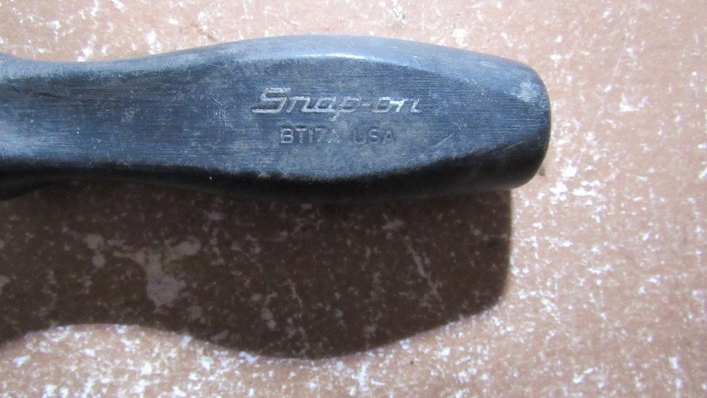 SNAP ON BT17A - Black Hard Handle Brake Shoe Retainer Spring Tool