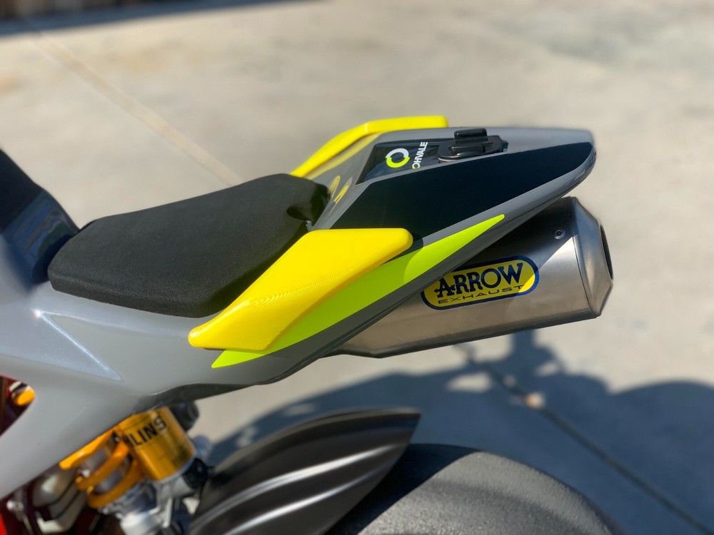 Ohvale GP0 Seat Sliders for CRASH protection
