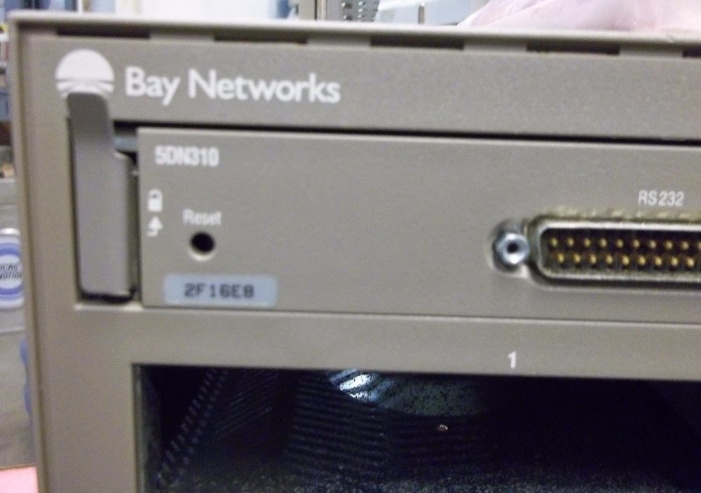 BAY NETWORKS 5DN310 DISTRIBUTED 5000 2F16E8 (M7)