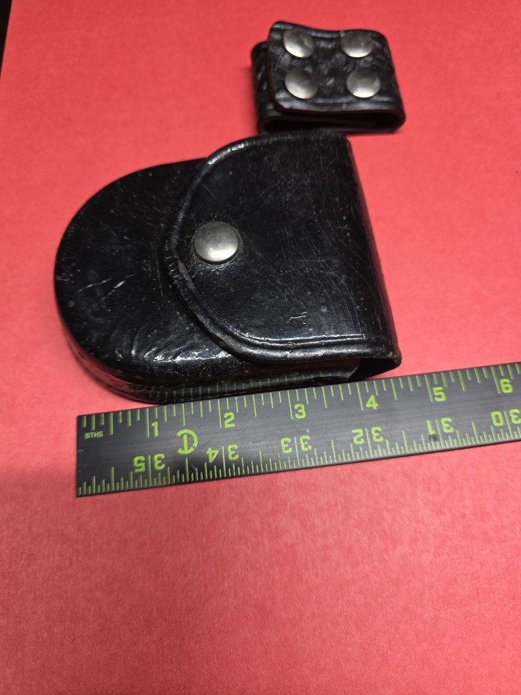 Handcuff Case Safariland Leather Plus Belt Tuck