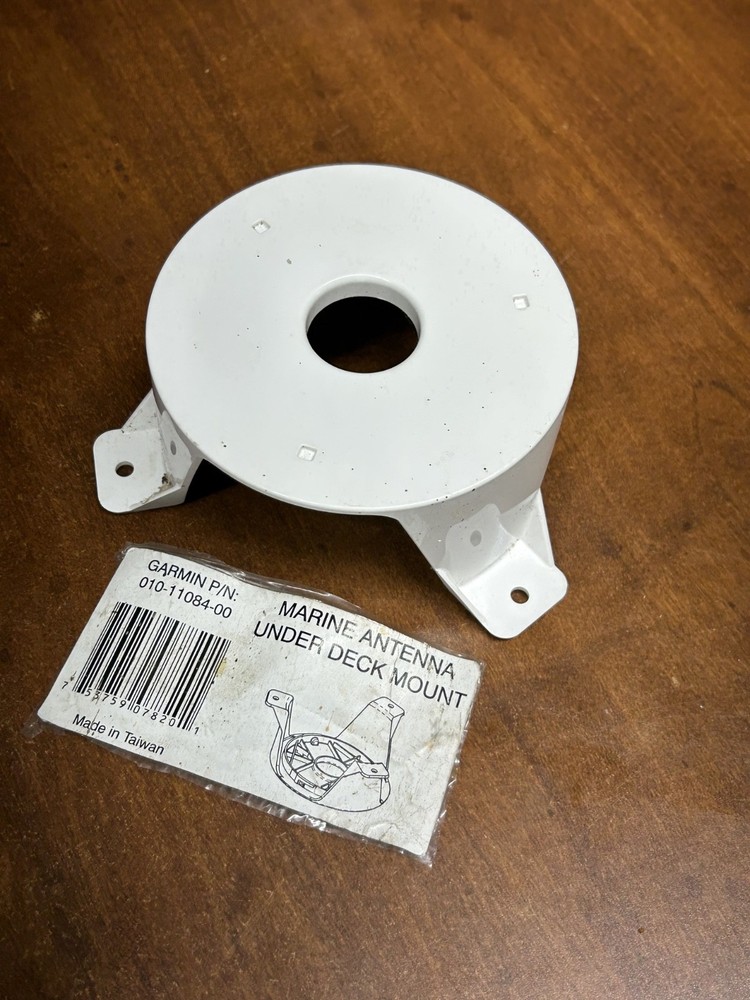 Garmin 010-11084-00 Marine Antenna Under Deck Mount - White **New**