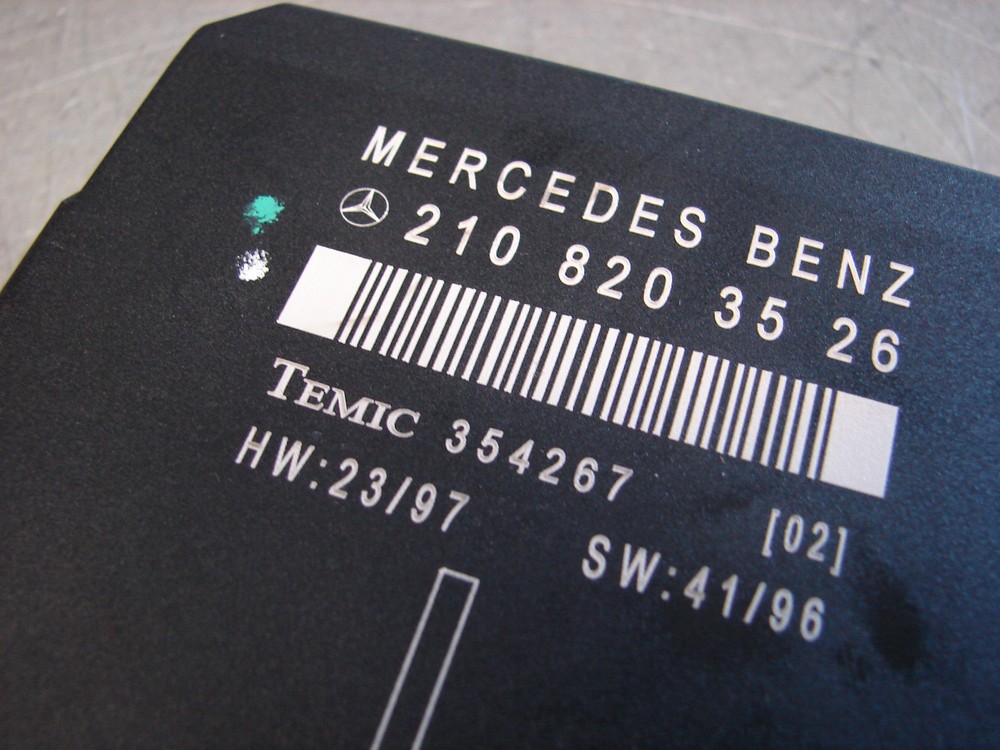 C230 C280 E320 E430 Door Lock Control Module LEFT 2108203526