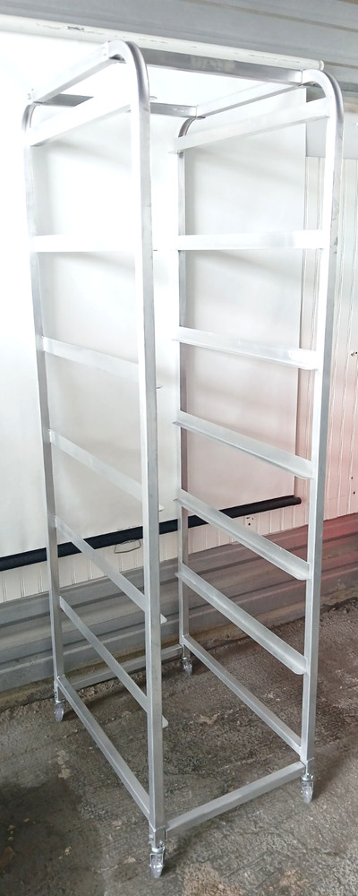 ALUMINUM BAKING TRAY RACK ON CASTERS 5 TRAYS