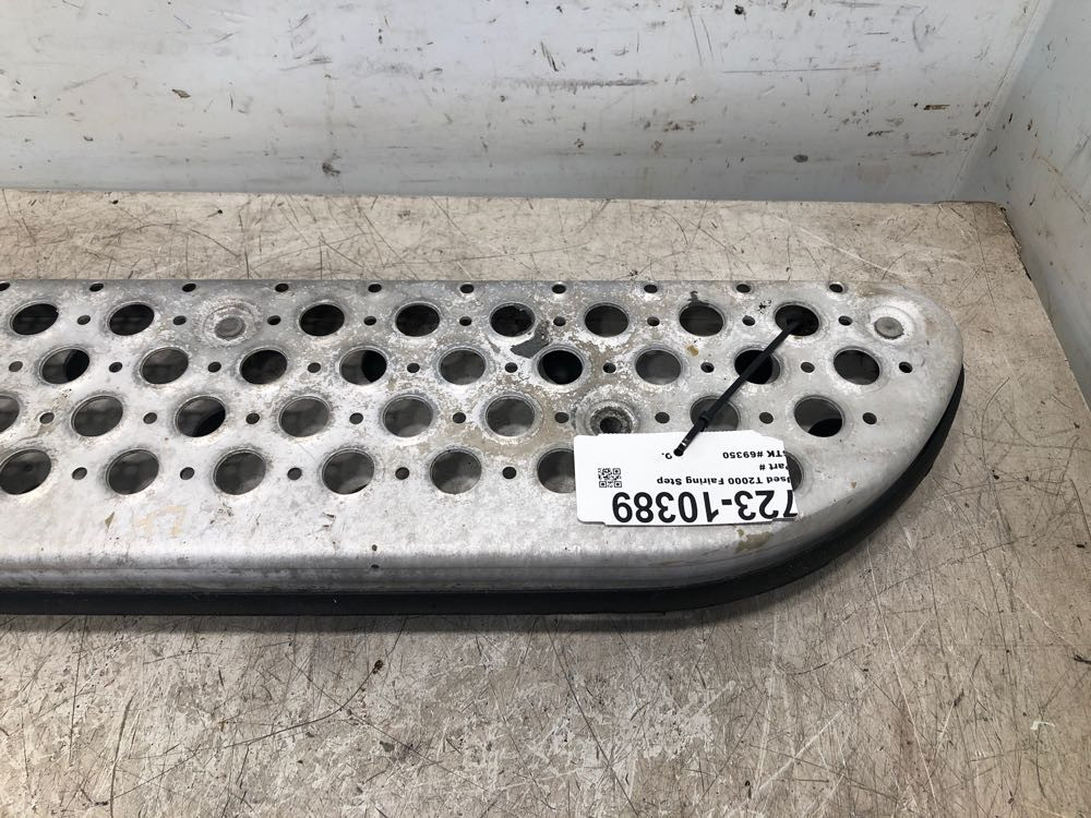 2000 Kenworth T2000 Step (723-10389)