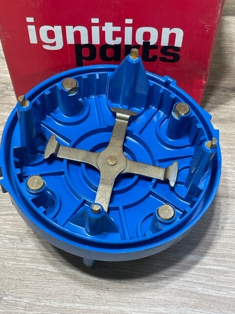 NOS Standard FD-161 Distributor Cap