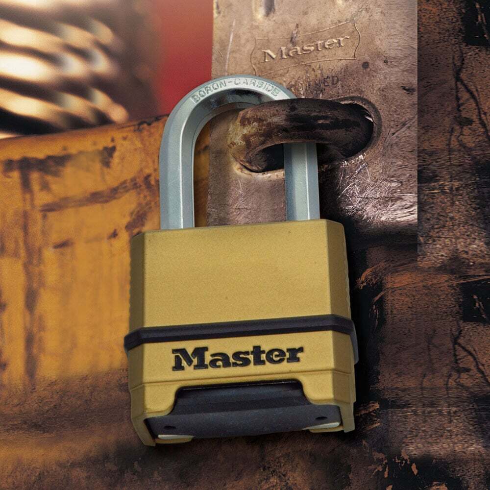 Master Lock Magnum Padlock 2In Key Alike Locking Combination