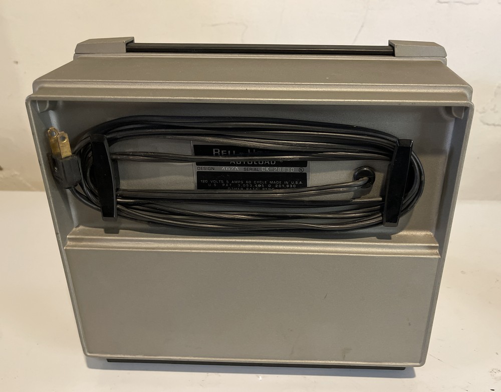 Vintage ‘70s Bell & Howell Multi Motion 467A Autoload/Auto Rewind 8mm Projector