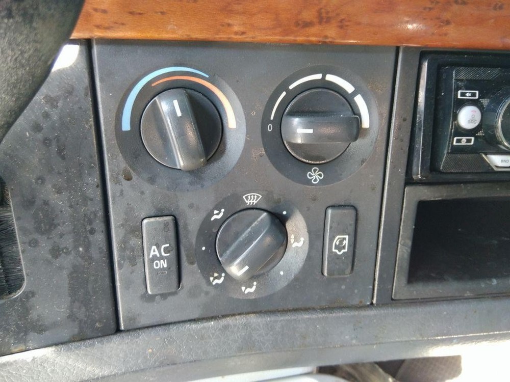 Replaces 2012 VOLVO VNL TEMPERATURE CONTROL ,  MD