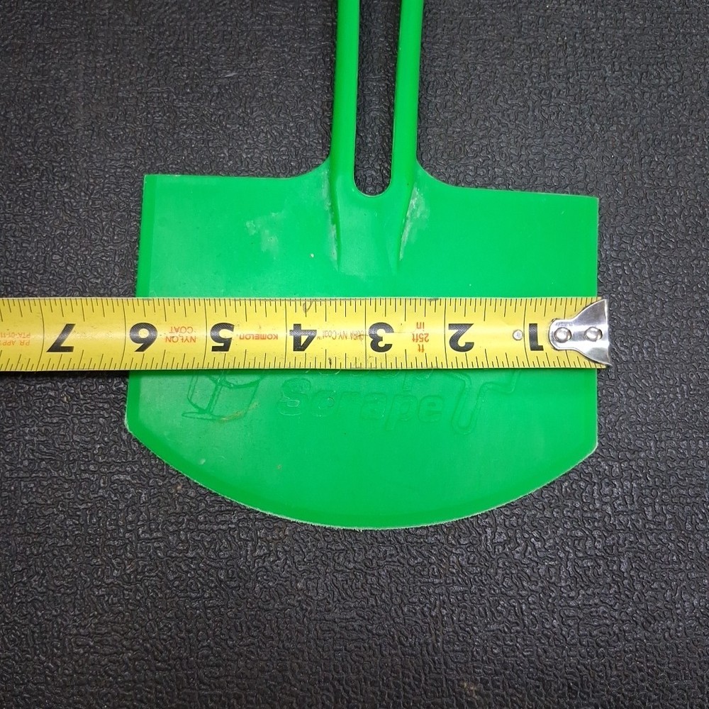 Scoop -N- Scrape Green Round Front Plastic Bucket Scraper