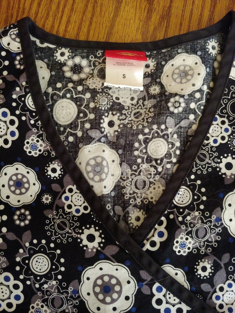 Dickies Scrub Top Small!! Black With Flowers