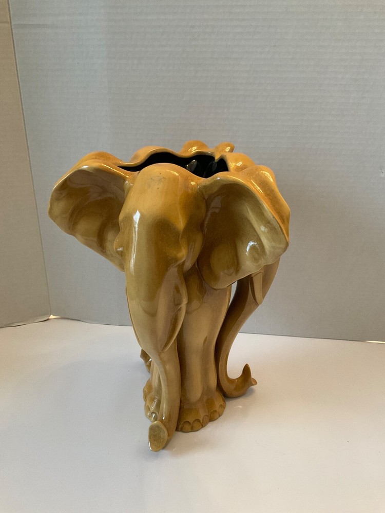 2005 Summit Collection Elephants Ceramic Vase