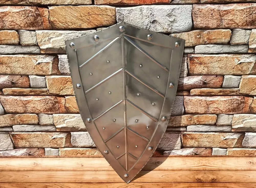 Medieval Leaf Design Shield Authentic Pointed Shield Battleworn Warrior Shield