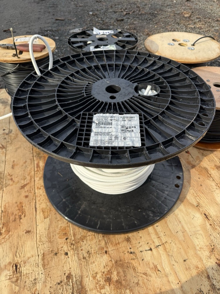 Commscope Rg11 Quad Shield Plenum Video Coaxial Cable, Whit Jacket 2287V 410’