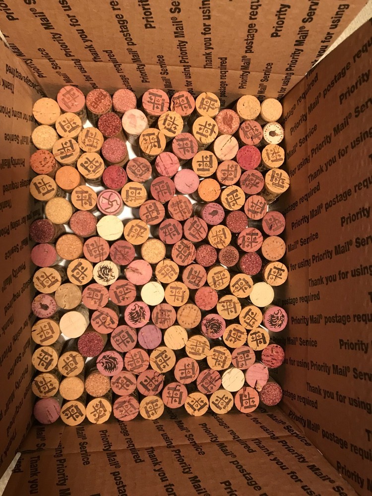 390 used wine bottle corks (approximately)