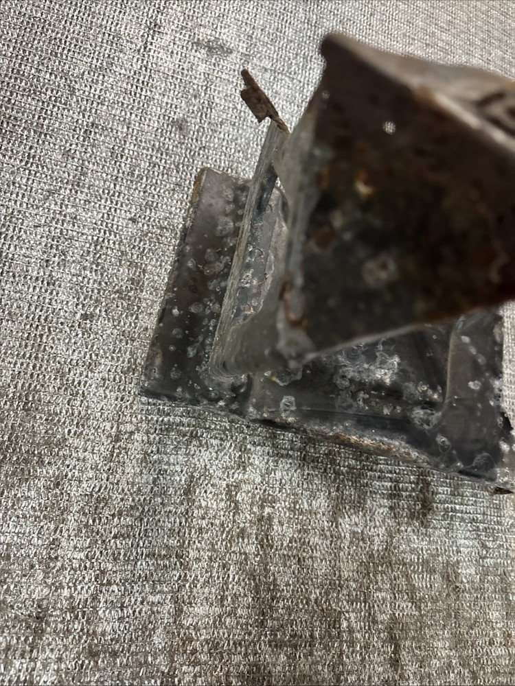 gmc sierra 3500 battery tray 2000