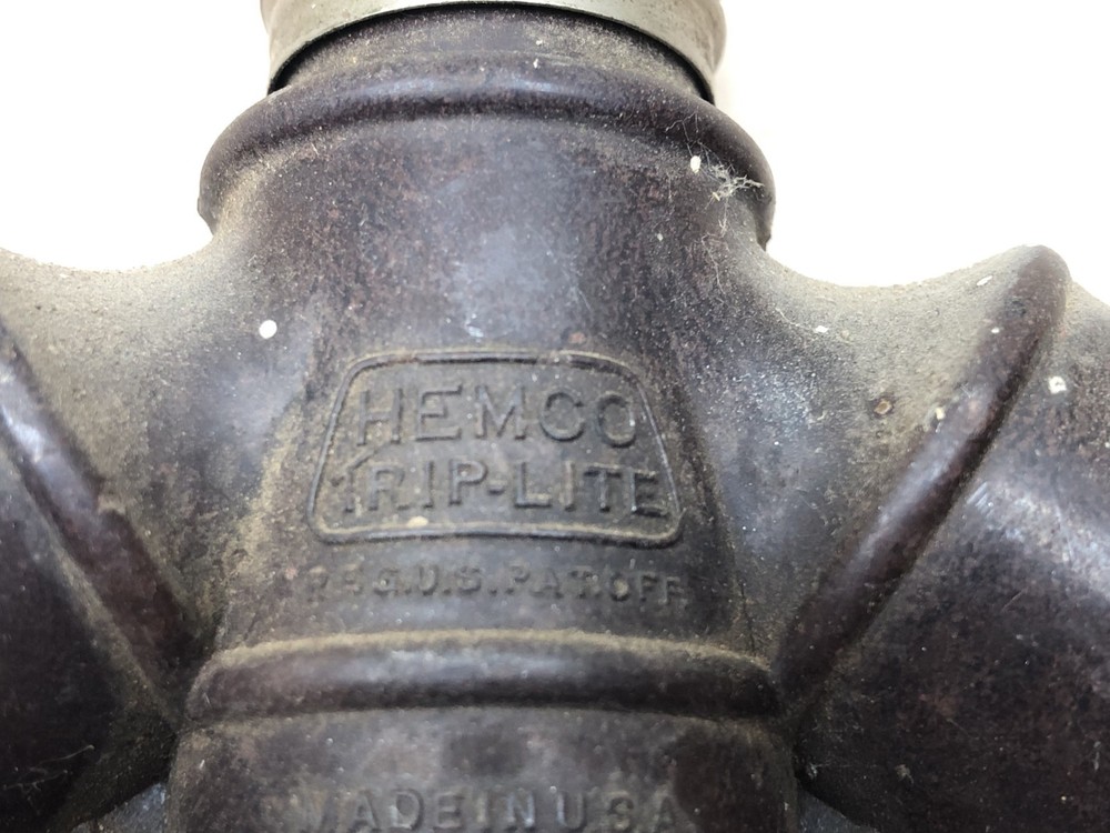 vintage Bakelight Hemco trip-lite Triple Socket + inserts