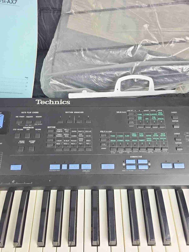 Technics SX-AX3 Synth Keyboard W/Case And Manual