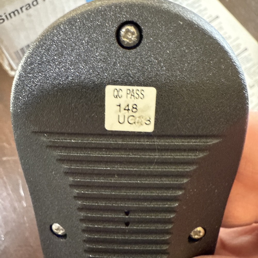 Simrad HR20 Autopilot 4-Way Bulkhead Socket Hand Remote Control for TP20/30 Pkg
