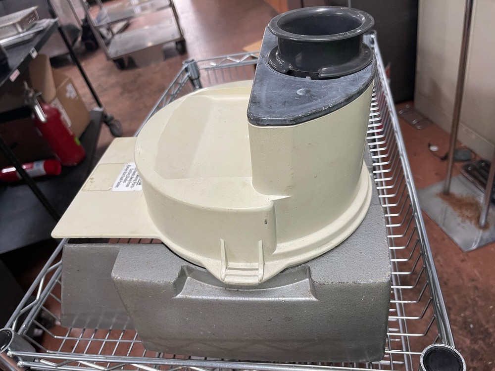 Robot Coupe CL400 Continuous Feed Attachment with 2 Blades.