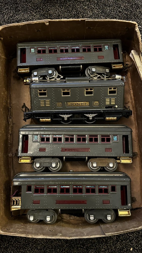Lionel O- Gauge Train Set 281 engine NYC Observation Pullman W/ Box