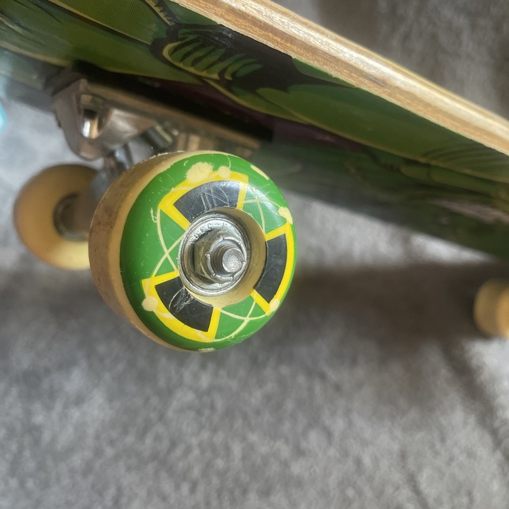 Vintage 2002 Marvel The Incredible Hulk Caution Skateboard