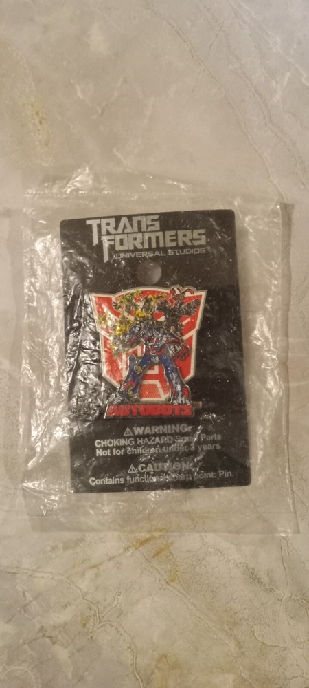Universal Studios Transformers Autobots Metal Pin in Packaging