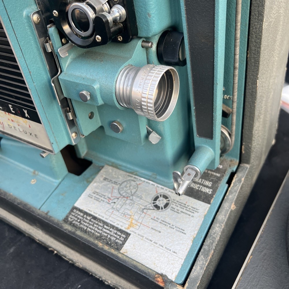 GRAFLEX Galaxy Deluxe 16MM ? SOUND PROJECTOR - Powers On And Runs -