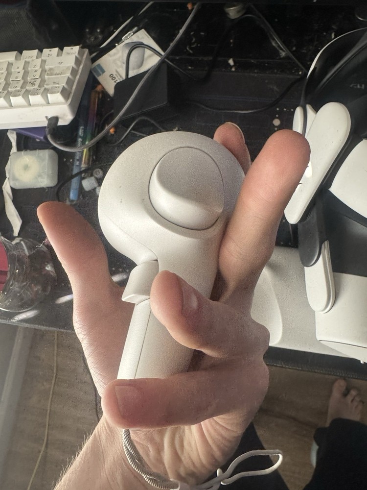 Oculus Quest 3S Virtual Reality and accessories