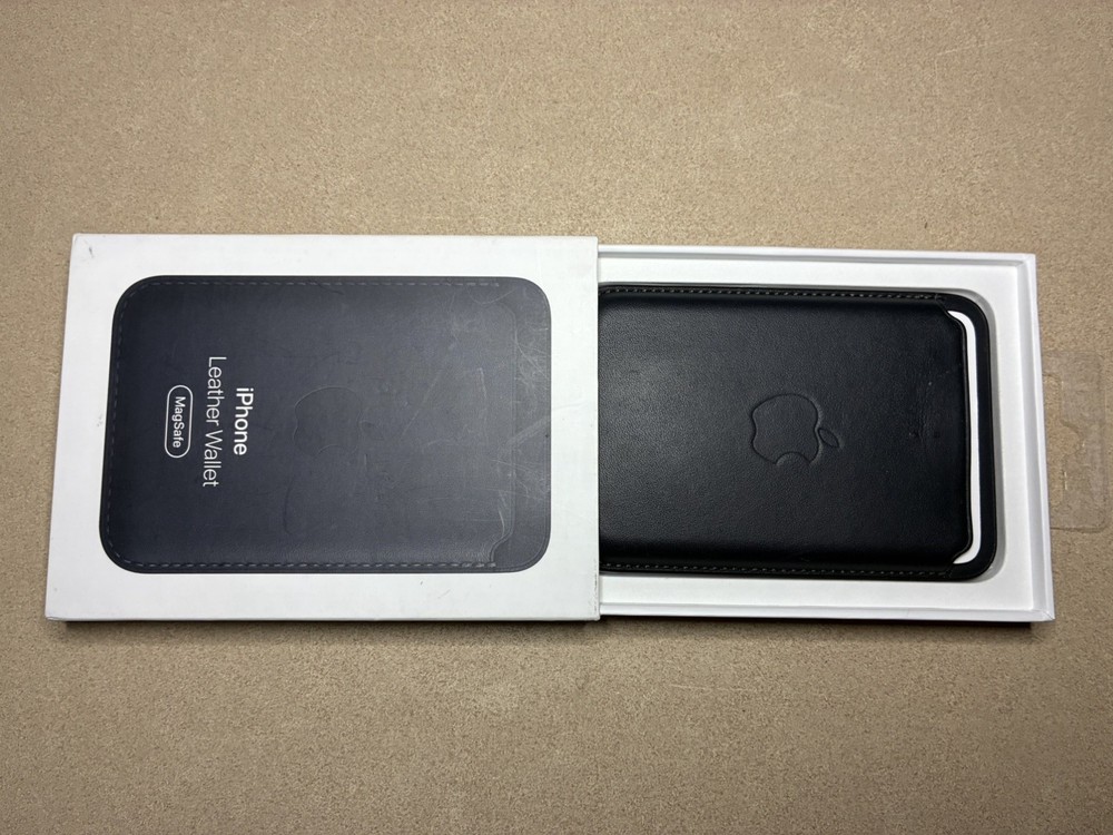 Apple MagSafe Leather Wallet for iPhone - Black