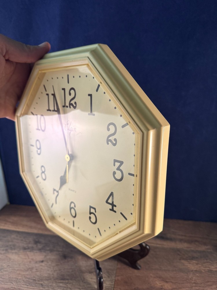 Elgin Quartz Octagon Wall Clock Cream/Beige Plastic Frame 10" 1 AA UNTESTED