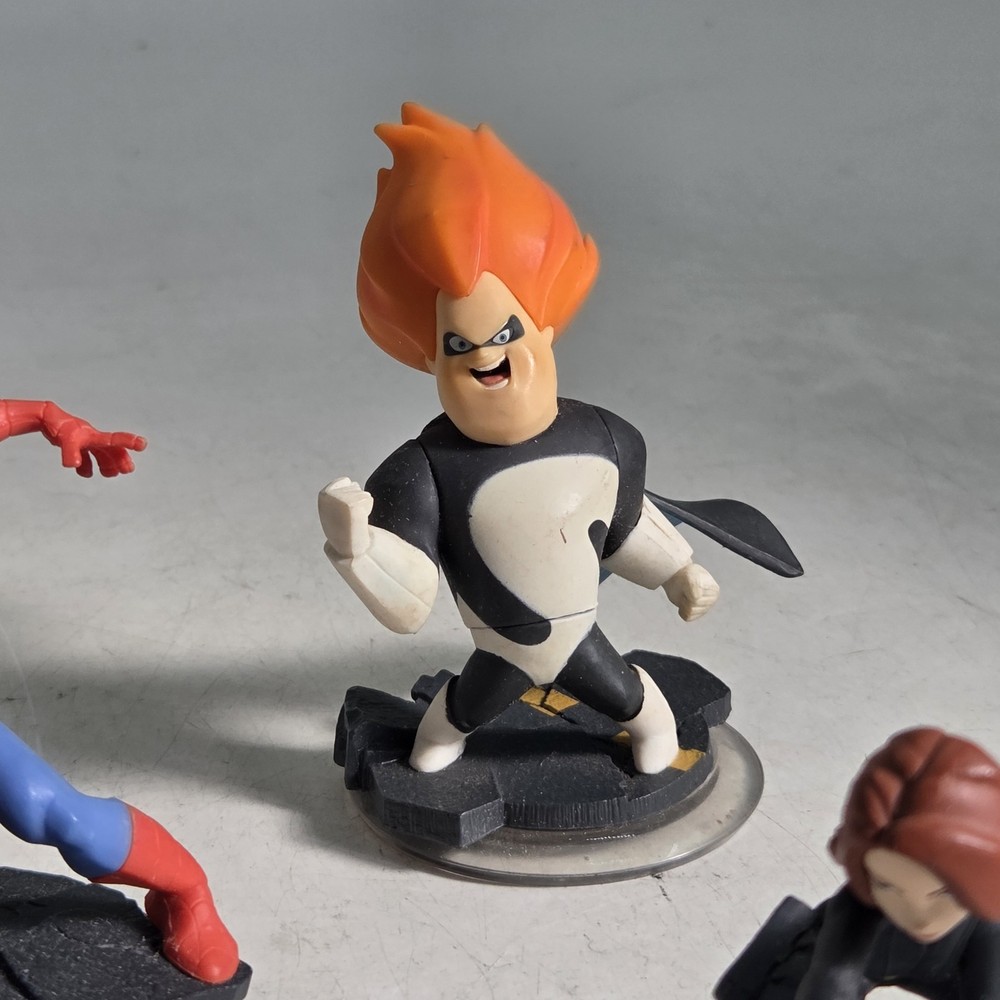 Disney Infinity Bundle of 6 Figures Untested, Slight damage to one
