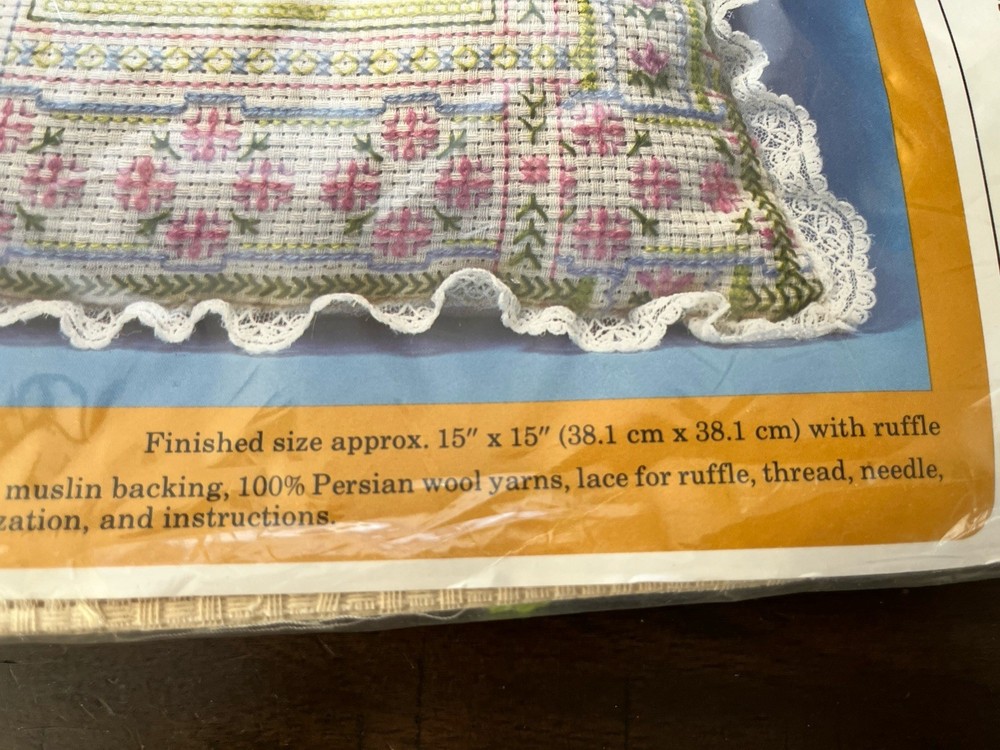 Creative Circle Romantic Ribbons Pillow Kit (Model 0468) 15x15