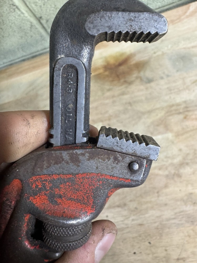 VINTAGE RIDGID E8 OFFSET PIPE WRENCH ELYRIA ,OH. USA