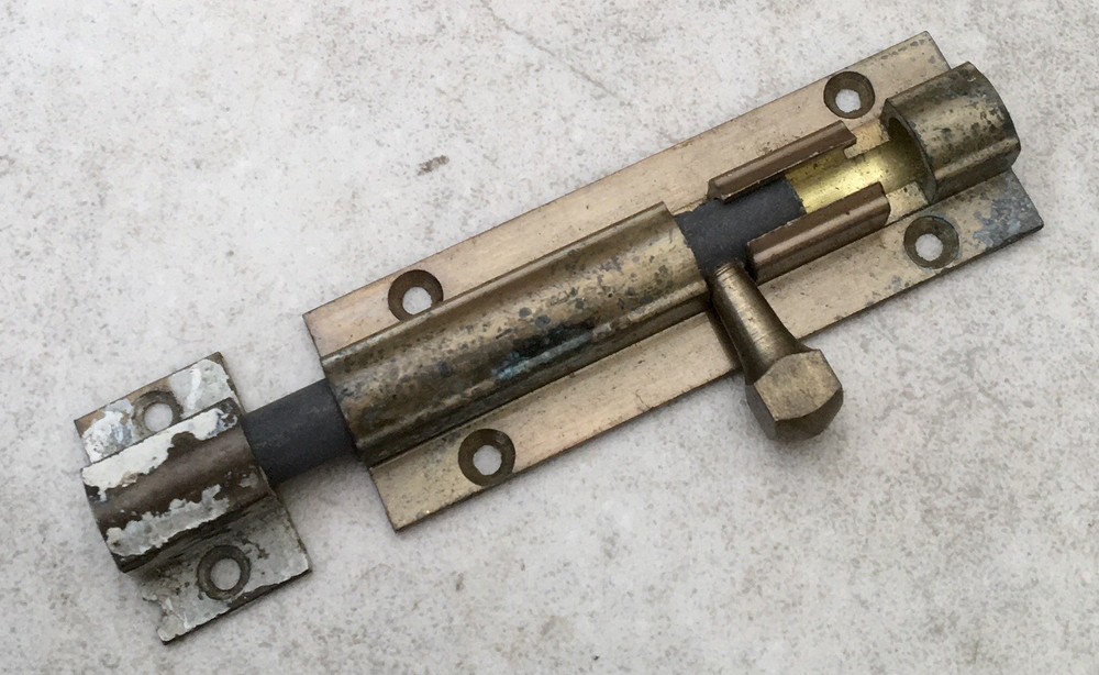 ANTIQUE VINTAGE 7.5cm SOLID BRASS SLIDING BARREL BOLT LOCK WITH ORIGINAL KEEP