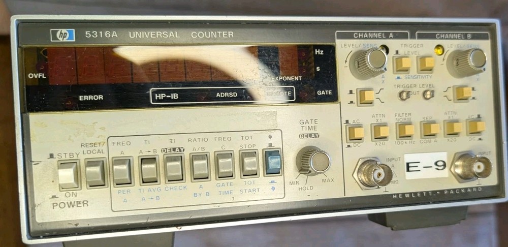 HP 5316A Universal Counter Powers On