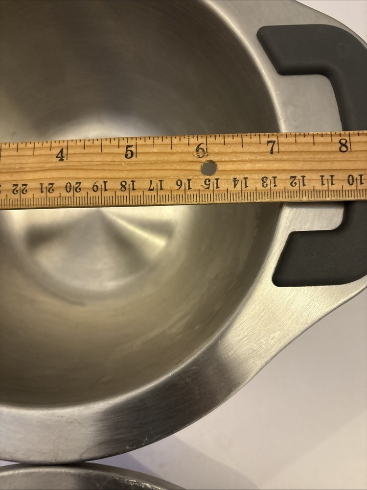 Pampered Chef Stainless Steel Two Mixing Bowls Set Same size