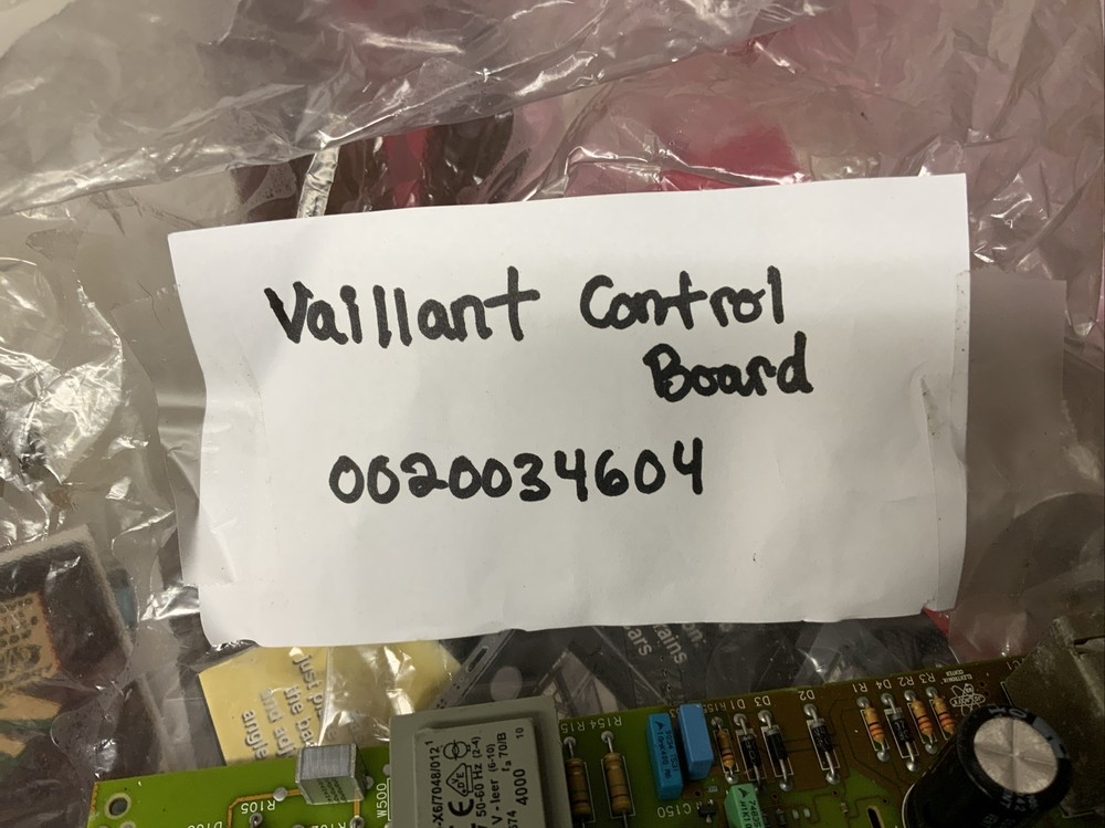 Vaillant TURBOmax THERMOcompact AQUAplus 824 828 PCB 0020034604 130806 130805