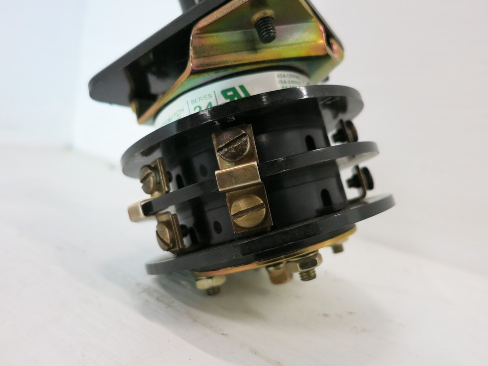 Electroswitch 2407C WATT/VAR Select 3 Position Selector Rotary Switch Series 24