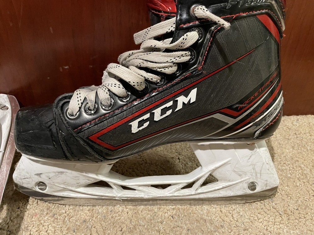CCM FT390 HOCKEY SKATES SR SIZE 8