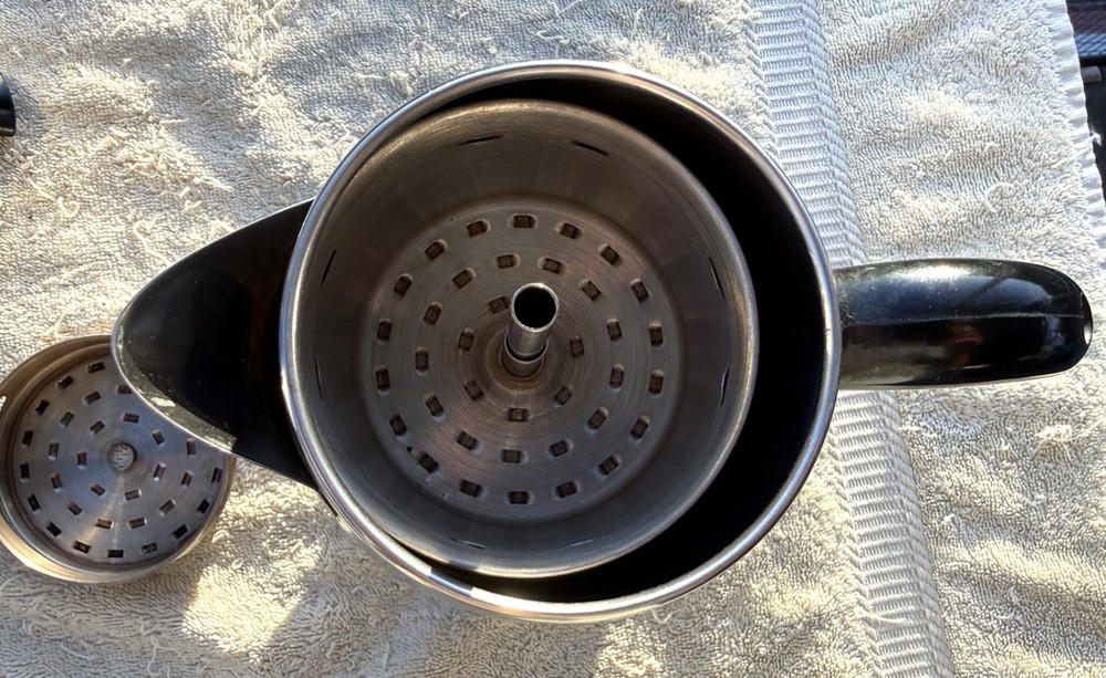 FARBERWARE 8 CUP PERCOLATOR MODEL NO. FCC280 - AS PICTURED