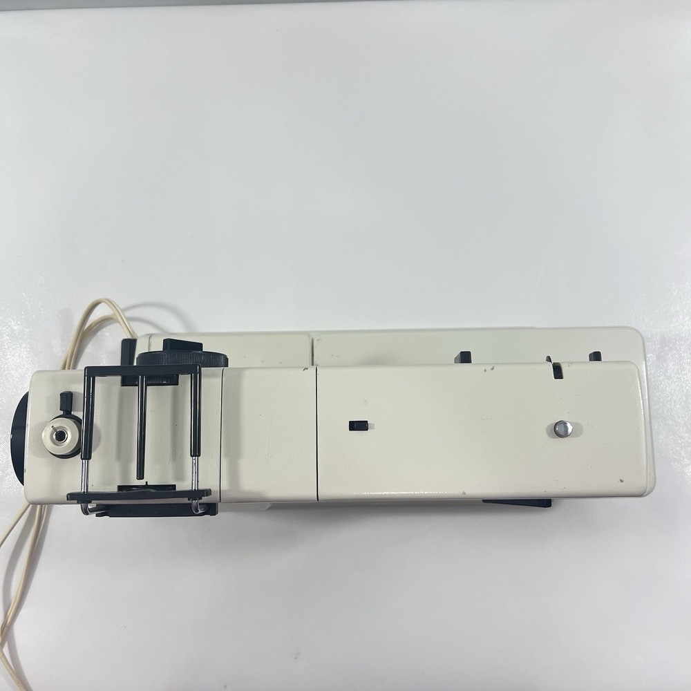 Pfaff 1222E Sewing Machine With Pedal